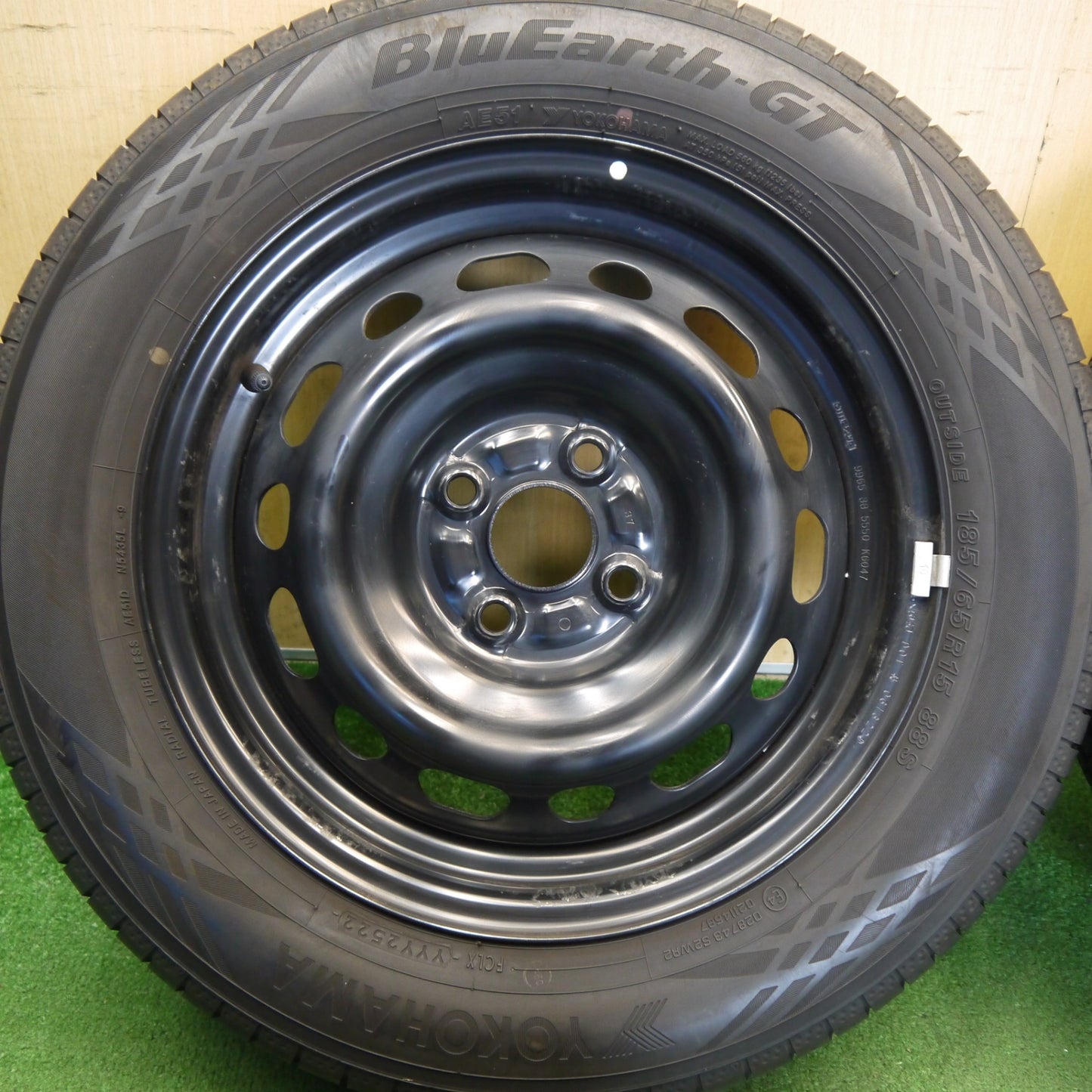 バリ溝！22年！キレイ！9.5分◎マツダ デミオ 純正 スチール 185/65R15 ヨコハマ BluEarth-GT AE51 ブルーアース 15インチ PCD100/4H◎6072803Hノ