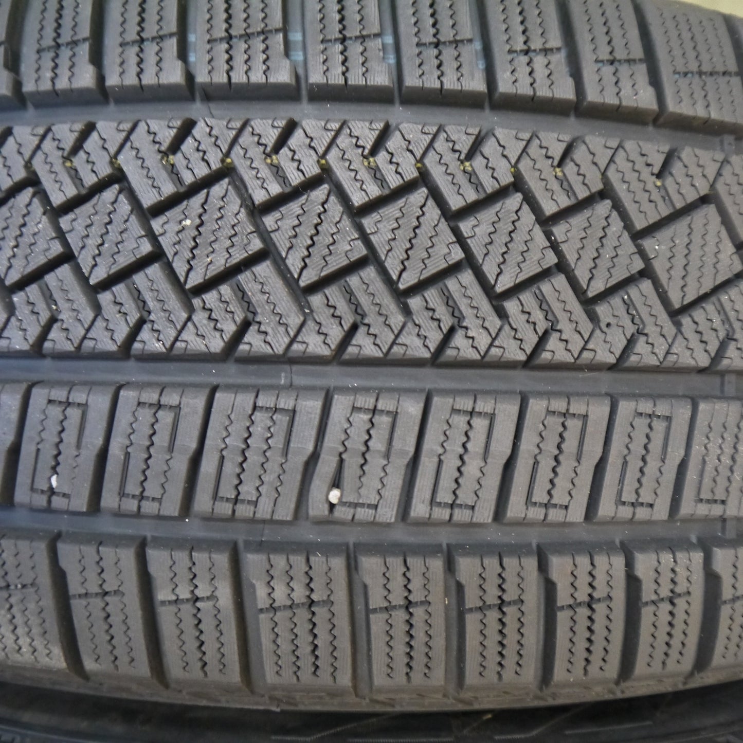 バリ溝！23年！キレイ！9.5分以上★ベンツ Vクラス W447 EQV 等 純正 225/55R17 スタッドレス ピレリ アイスゼロ アシンメトリコ 17インチ PCD112/5H★6060906Hス
