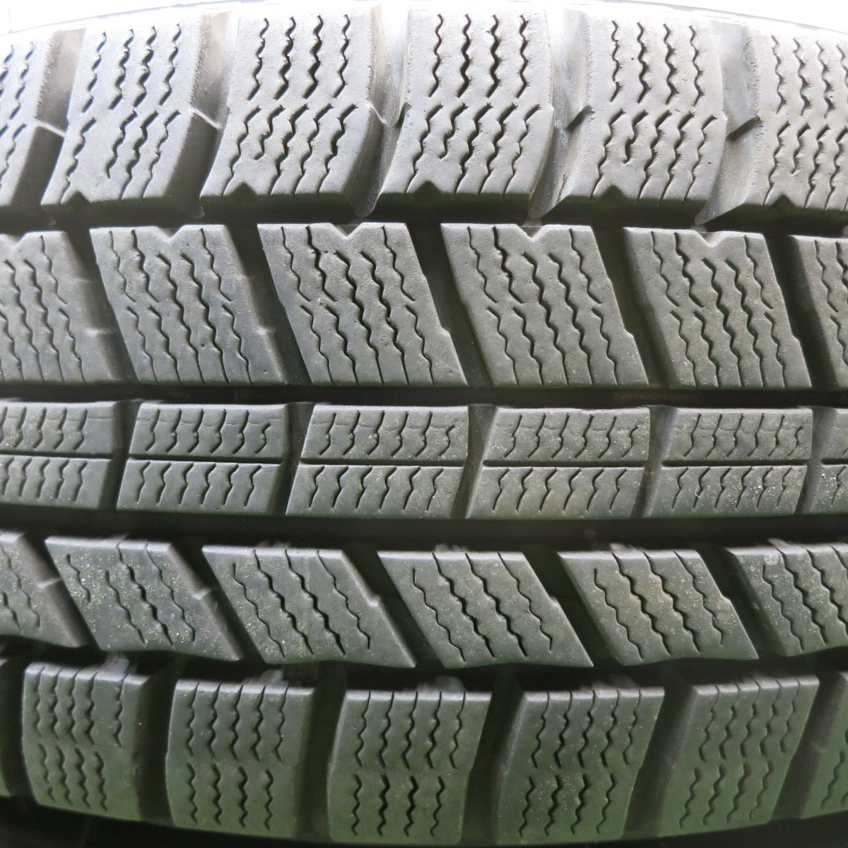 バリ溝！22年！9.5分★スタッドレス 175/65R14 オートバックス ノーストレック N5 VELVA SPORTZ ヴェルヴァ 14インチ PCD100/4H★5070604HAス