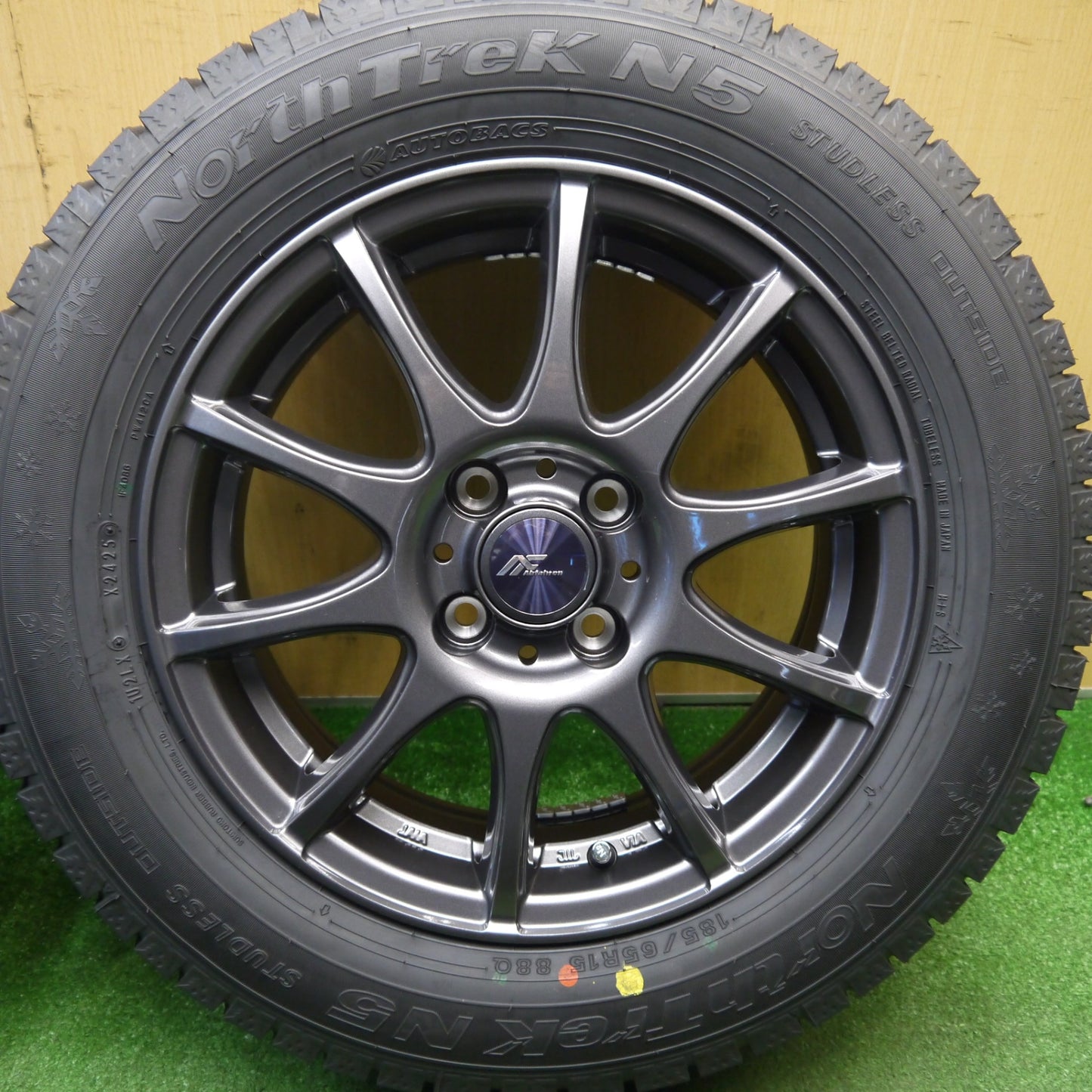 未使用！25年★スタッドレス 185/65R15 オートバックス ノーストレック N5 Abfahren 15インチ PCD100/4H★6012604Hス