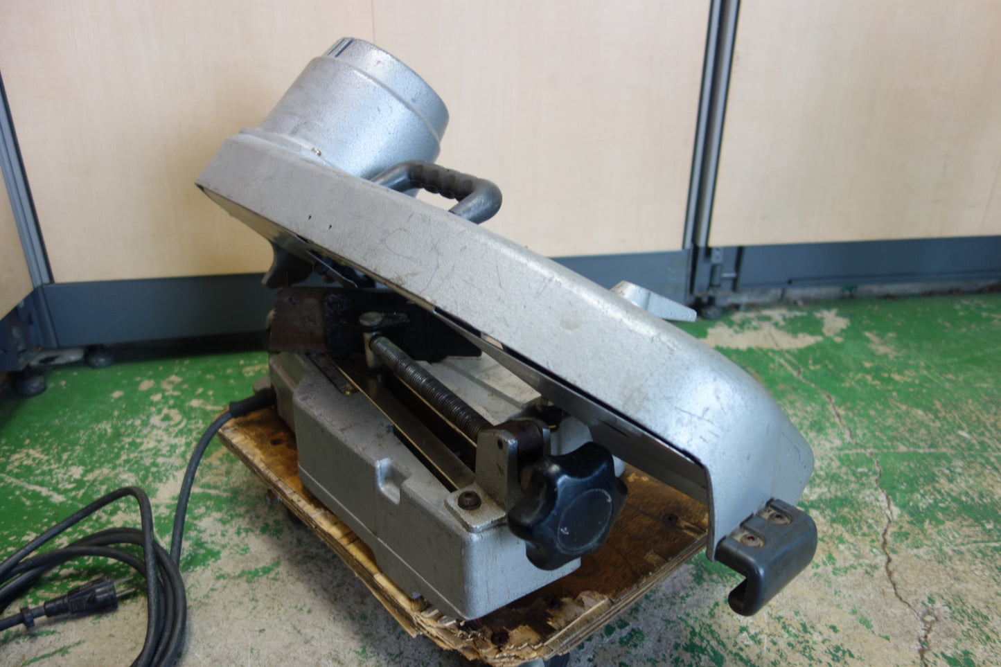 [送料無料] ☆新ダイワ ロータリー バンドソー RB120FV 電動 工具 やまびこ 帯鋸 切断機☆