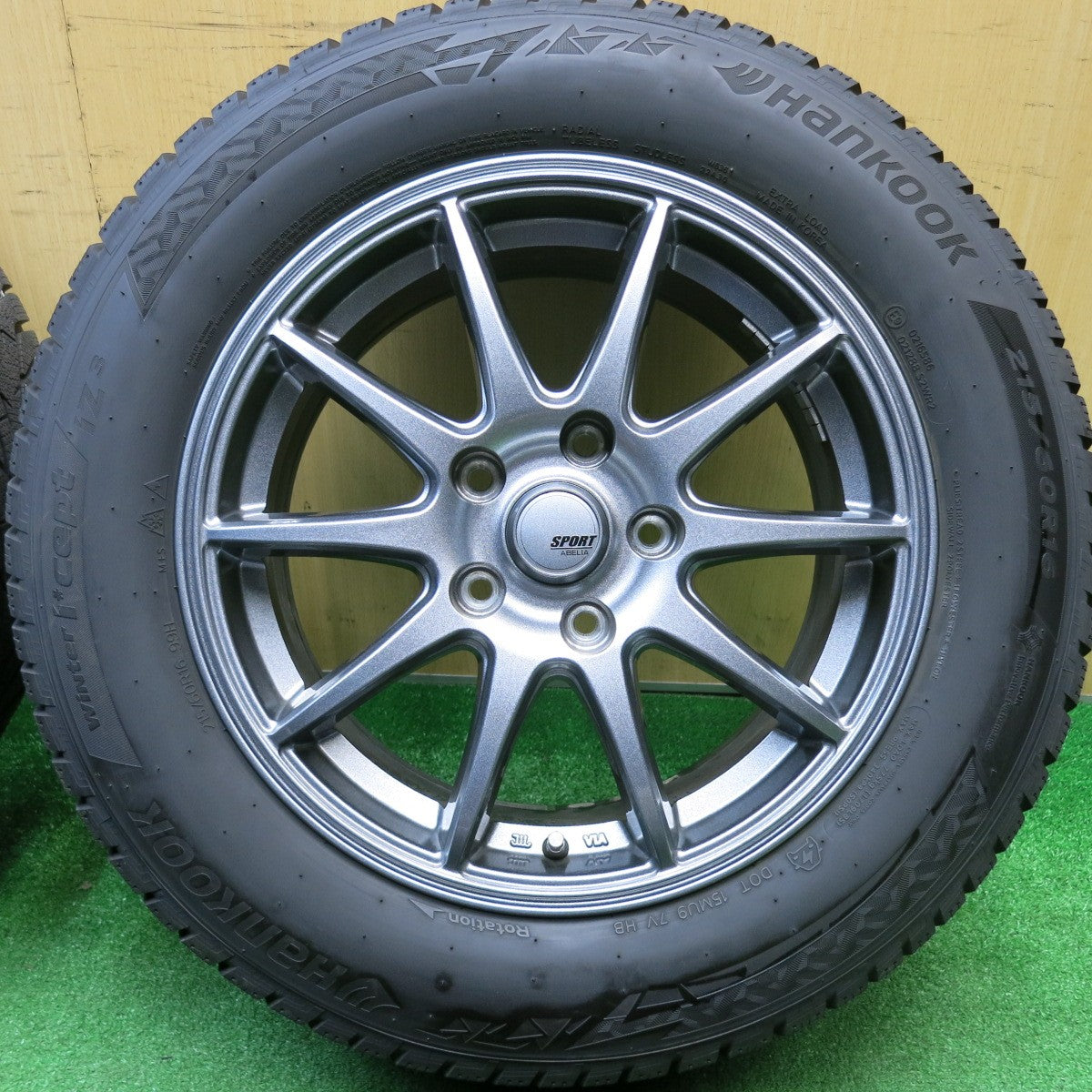 ほぼ未使用！24年！キレイ★スタッドレス 215/60R16 ハンコック ウインター アイセプト IZ3 SPORT ABELIA スポルト アベリア 16インチ PCD114.3/5H★5120610HAス