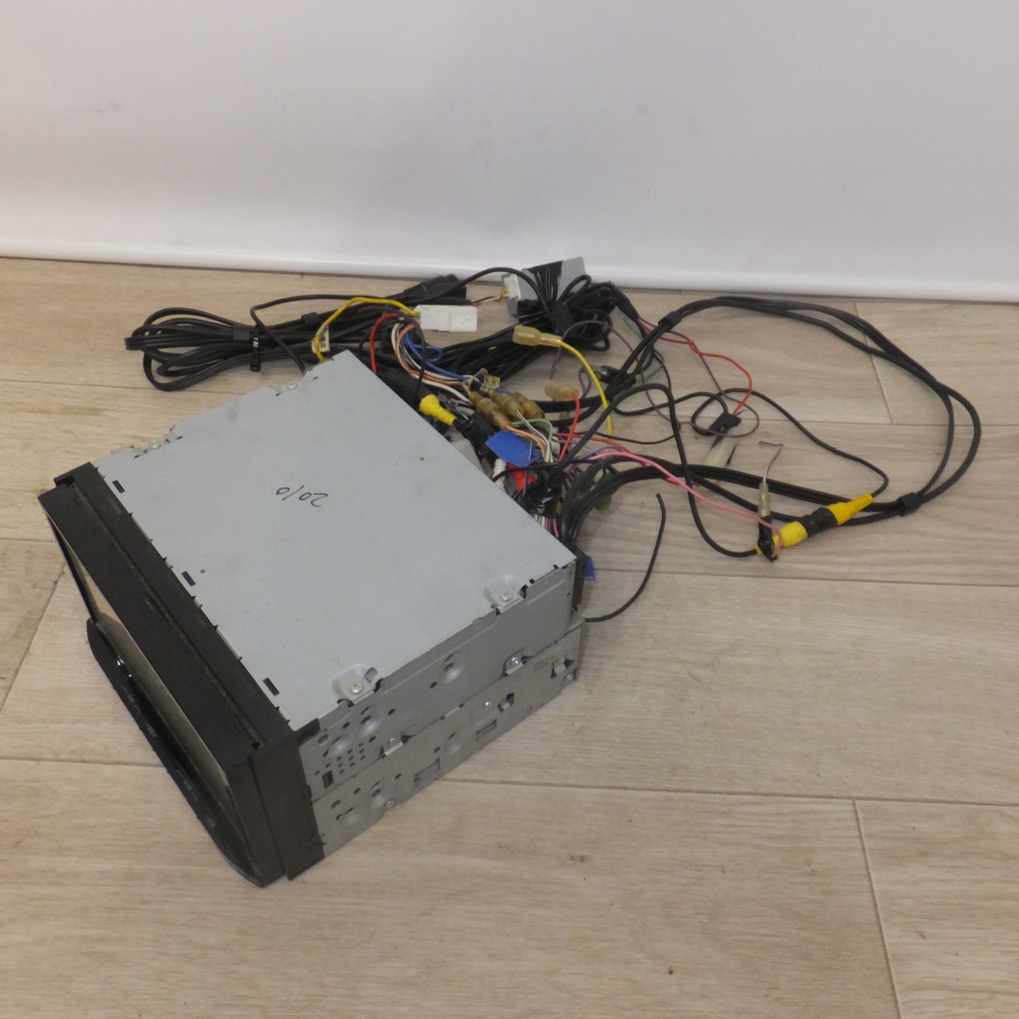 [送料無料] ★カロッツェリア carrozzeria AV一体型メモリーナビゲーション 楽ナビ AVIC-MRZ99[51]★