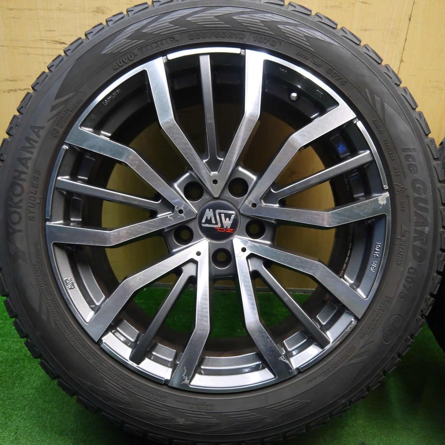 バリ溝！9.5分★BMW 等 MSW 49 O・Z 255/50R19 スタッドレス ヨコハマ アイスガード G075 19インチ OZ PCD120/5H★5051304Hス