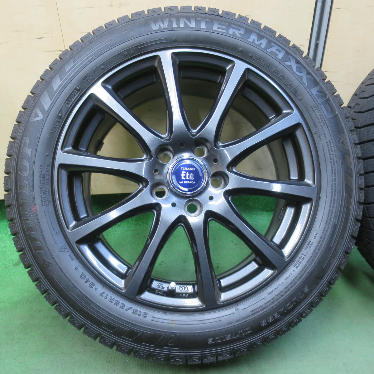 バリ溝！23年！キレイ！9.5分★スタッドレス 215/55R17 ダンロップ ウインターマックス 03 TIRADO Eta LA STRADA ティラード ラストラーダ 17インチ PCD114.3/5H★5111214イス