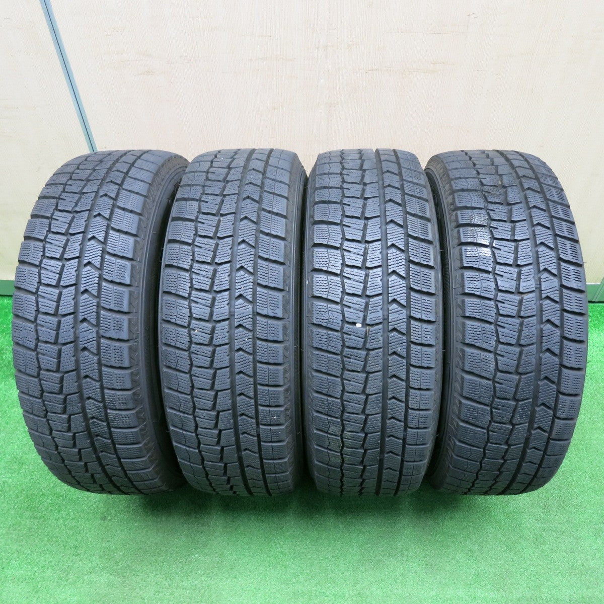 [送料無料] バリ溝！22年！キレイ！8.5分★プリウス 等 195/65R15 スタッドレス ダンロップ ウインターマックス WM02 SEIN ザイン 15インチ PCD100/5H★4112505TNス