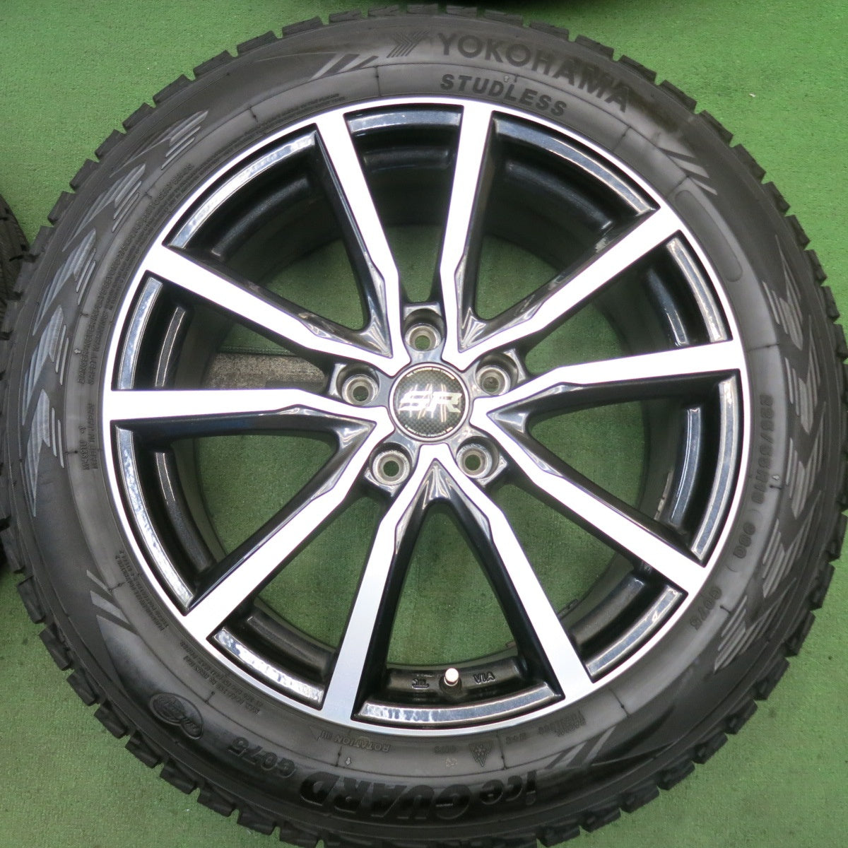 バリ溝！22年！9.5分◎スタッドレス 225/55R18 ヨコハマ アイスガード G075 STRANGER ストレンジャー 18インチ PCD114.3/5H◎6082713HAス