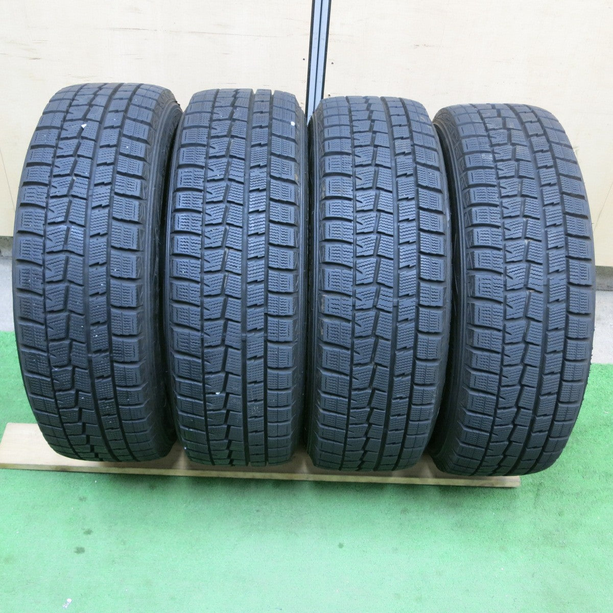 バリ溝！キレイ！9.5分★スタッドレス 185/65R15 ダンロップ ウインターマックス WM01 SEIN ザイン 15インチ PCD114.3/5H★5050101TTス