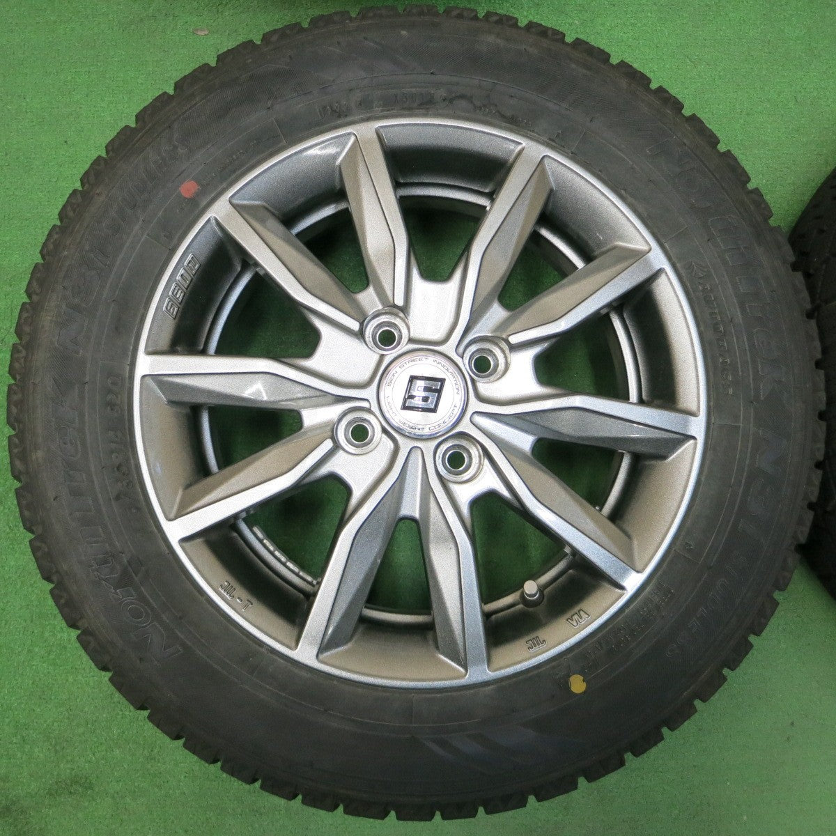 *送料無料* バリ溝！キレイ！9.5分以上★スタッドレス 175/65R14 オートバックス ノーストレック N3i SEIN ザイン 14インチ PCD100/4H★4031602イス