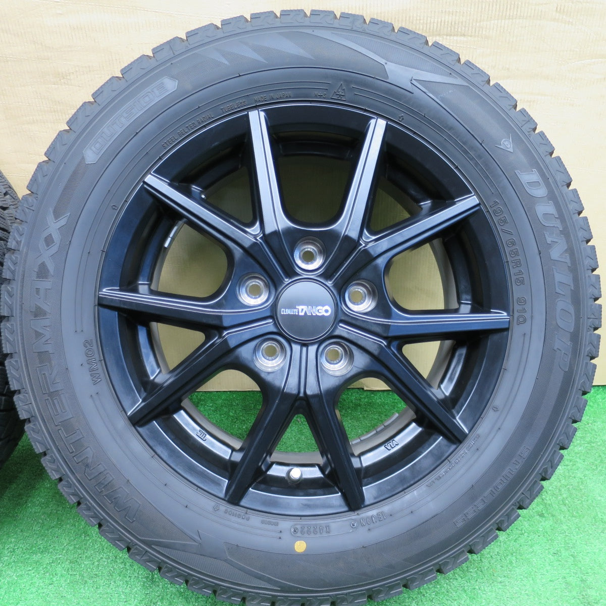 バリ溝！22年！キレイ！ほぼ10分★スタッドレス 195/65R15 ダンロップ ウインターマックス WM02 CLIMATE TANGO クライメイト タンゴ 15インチ PCD114.3/5H★6011502NKス