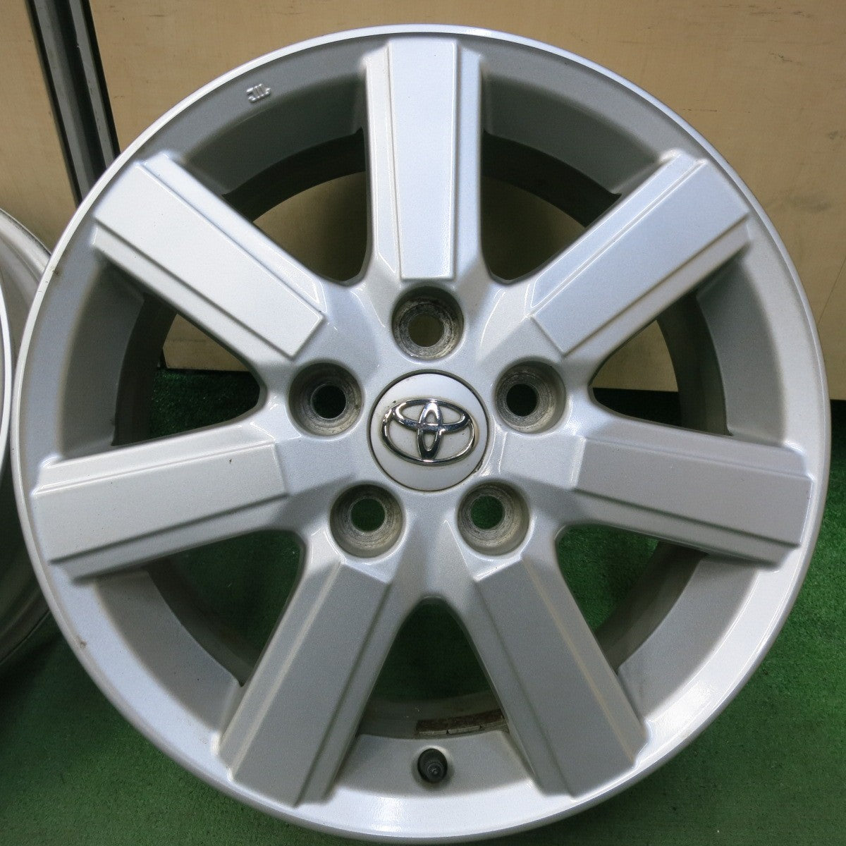 4本価格★トヨタ 70系 ヴォクシー ノア 純正 ホイール 16インチ 16×6J PCD114.3/5H★5062415SYホ