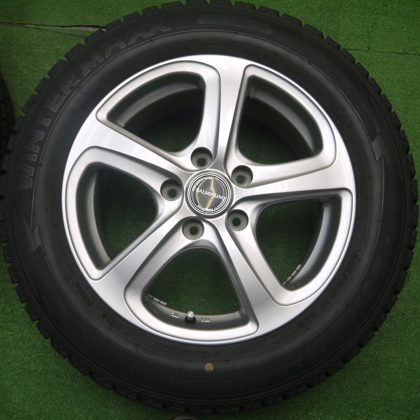 [送料無料] バリ溝！21年！キレイ！9.5分★スタッドレス 205/60R16 ダンロップ ウインターマックス WM02 BALMINUM バルミナ 16インチ PCD114.3/5H★4120605Hス