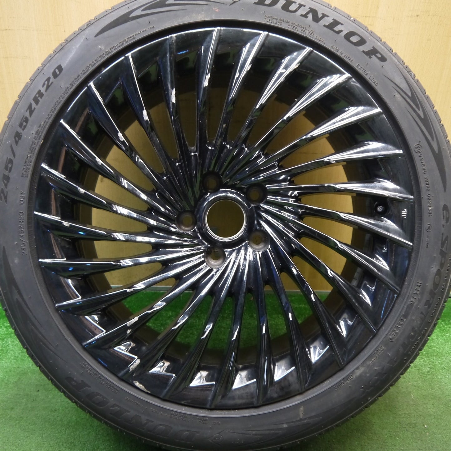 バリ溝！24年！9.5分！1本★トヨタ クラウン セダン ブラックパッケージ 純正 245/45R20 ダンロップ e.スポーツマックス 20インチ PCD120/5H★6020204Hノ