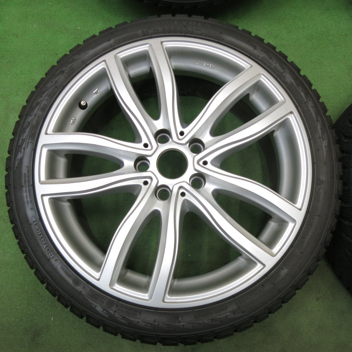 バリ溝！9分★BMW 等 MAK FAHR 225/40R18 スタッドレス ノキアン タイヤ ハッカペリッタ R3 ファー 18インチ PCD112/5H★6012002ナス