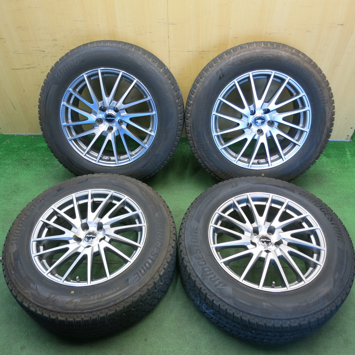 キレイ！24年★スタッドレス 235/65R18 ブリヂストン ブリザック DM-V3 Lefinada レフィナーダ 18インチ PCD114.3/5H★6053107HAス