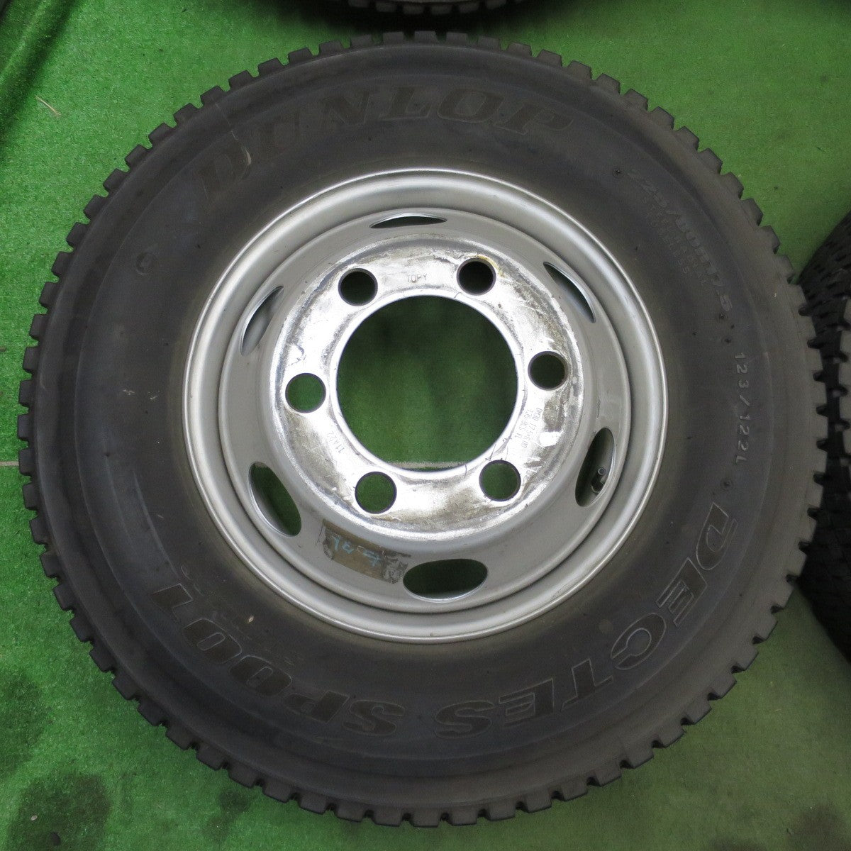 6本価格！22年★いすゞ フォワード 純正 TOPY スチール 225/80R17.5 123/122L スタッドレス ダンロップ デクテス SP001 135-9CS DECTES 17.5インチ PCD222.25/6H★6060301ナス