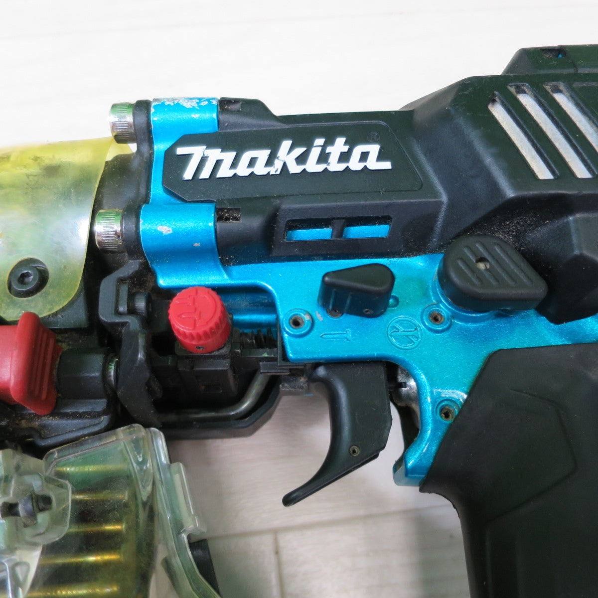 [送料無料] ☆マキタ 65mm 高圧 エア 釘打 AN636H M エアー ツール 工具 釘打機 釘打ち機 makita☆
