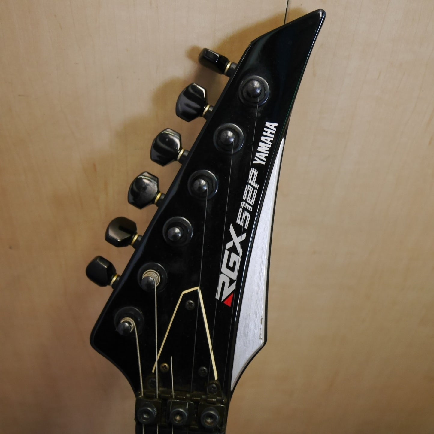 [送料無料] ☆YAMAHA ヤマハ エレキギター RGX512P RGXモデル クリーム色 エレクトリック ギター ケース付き 現状品☆