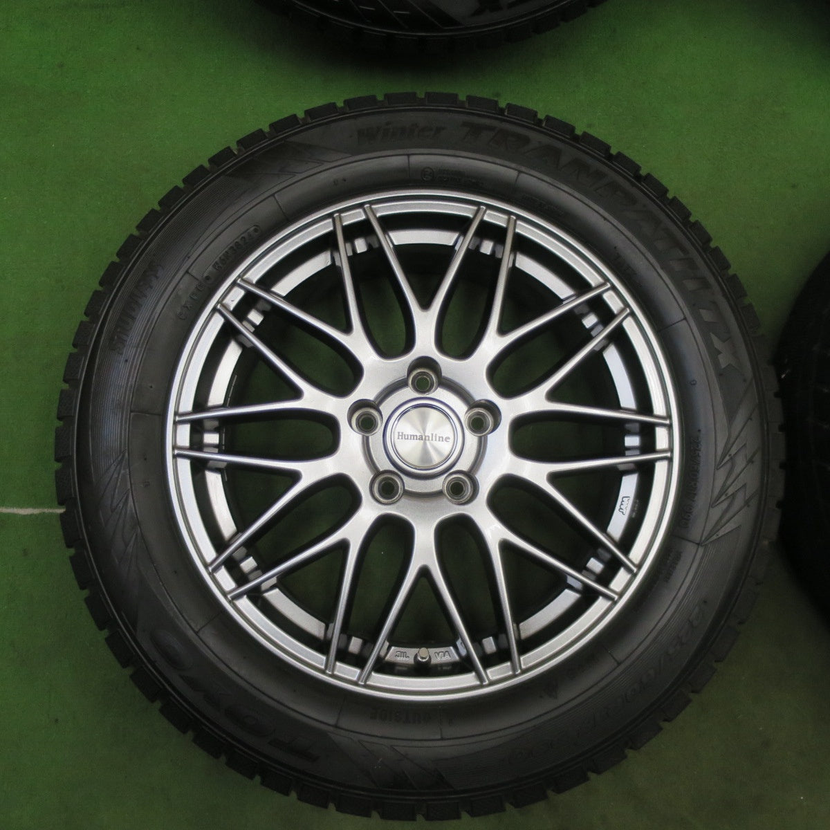 バリ溝！24年！キレイ！9.5分★スタッドレス 225/60R17 トーヨー ウインター トランパス TX Humanline MM-022 ヒューマンライン 17インチ PCD114.3/5H★6041402TTス