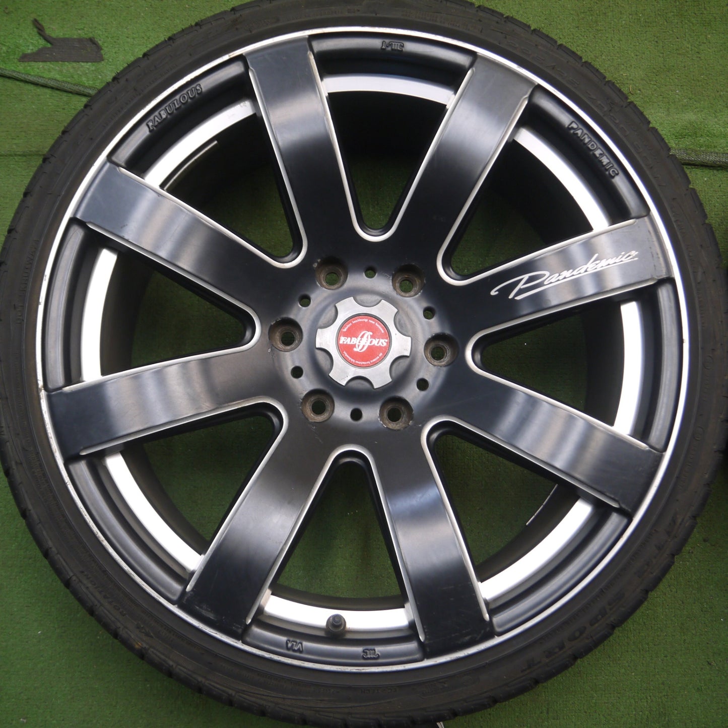 *送料無料* バリ溝！9分★FABULOUS LW-8 225/35R20 ATR SPORT2 ATRスポーツ2 ファブレス 20インチ PCD139.7/6H★4071001Hノ