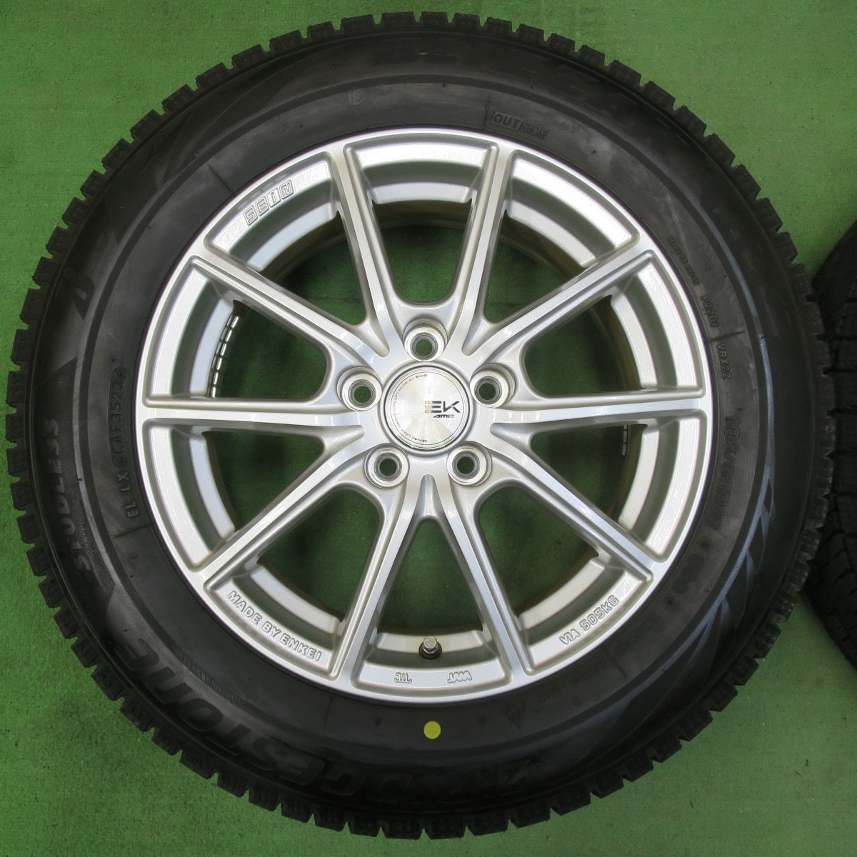 [送料無料] 超バリ溝！24年！キレイ！ほぼ10分★プリウス 等 185/65R15 スタッドレス ブリヂストン ブリザック VRX2 SEIN EK AME ENKEI エンケイ 15インチ PCD100/5H★5032104イス
