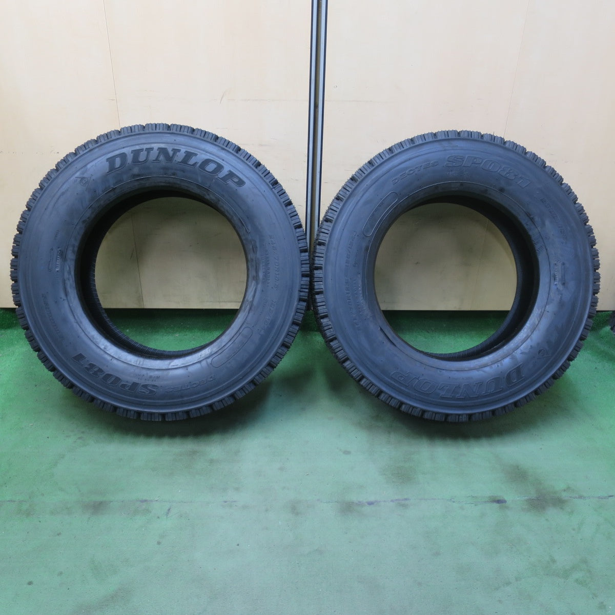 未使用！25年！2本★トラック タイヤ 245/70R19.5 136/134J スタッドレス ダンロップ デクテス SP081 DECTES 19.5インチ★6033002イスタ