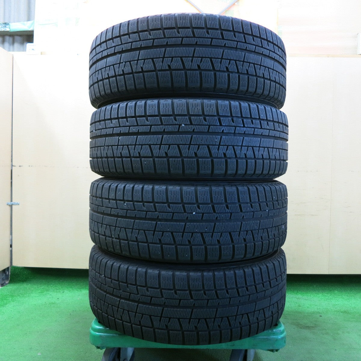 *送料無料* バリ溝！9分★スタッドレス 215/55R17 ヨコハマ アイスガード iG50 プラス SCHNEIDER シュナイダー 17インチ PCD114.3/5H★4050303イス