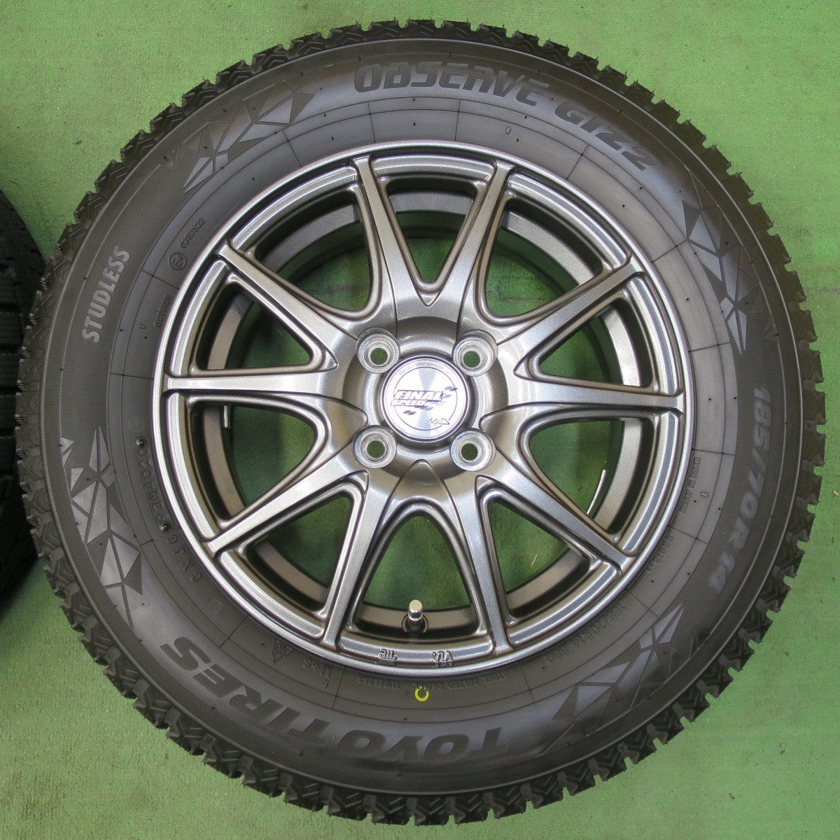 タイヤほぼ未使用！キレイ★スタッドレス 185/70R14 トーヨー オブザーブ GIZ2 FINAL SPEED MiD ファイナルスピード 14インチ PCD100/4H★5043001イス