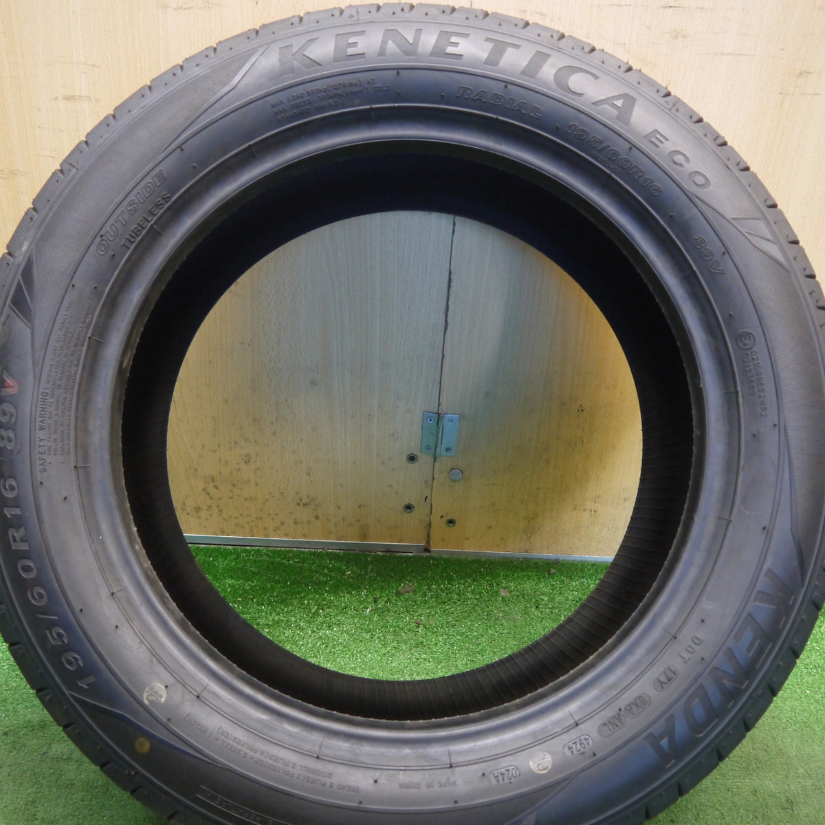 未使用！24年！1本◎195/60R16 ケンダ KENETICA ECO ケネティカ エコ 16インチ タイヤ セレナ ノア ヴォクシー 等◎6090106Hノタ