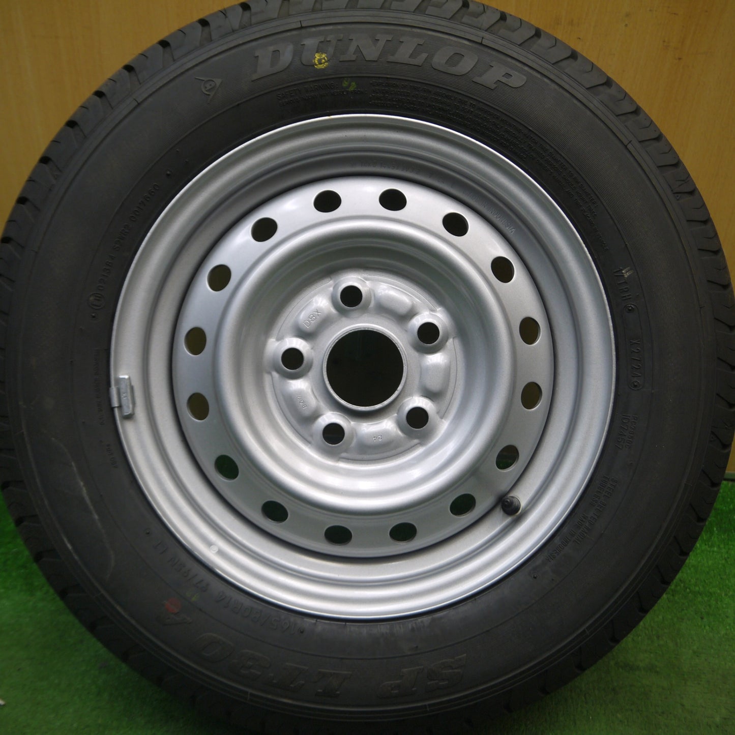 [送料無料] 未使用！24年！1本★トヨタ タウンエース 純正 スチール 165/80R14 97/95N ダンロップ SP LT30A 14インチ スペア PCD114.3/5H★5021206Hノ