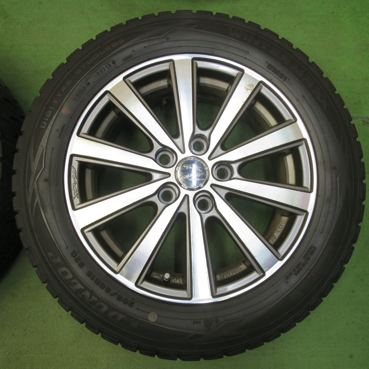 4本価格★スタッドレス 205/60R16 ダンロップ ウインターマックス WM01 SMACK ENKEI スマック エンケイ 16インチ PCD114.3/5H★5100905イス