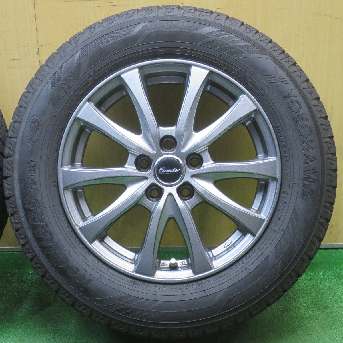 バリ溝！22年！キレイ！9.5分★プリウス 等 195/65R15 スタッドレス ヨコハマ アイスガード iG60 Exceeder エクシーダー 15インチ PCD100/5H★6022505NJス