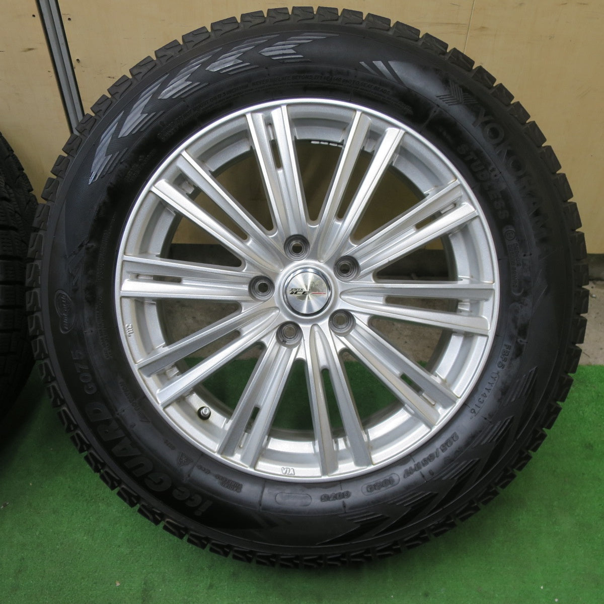 バリ溝！キレイ！9分★スタッドレス 225/65R17 ヨコハマ アイスガード G075 JOKER ICE ジョーカー アイス 17インチ PCD114.3/5H★5111105TTス