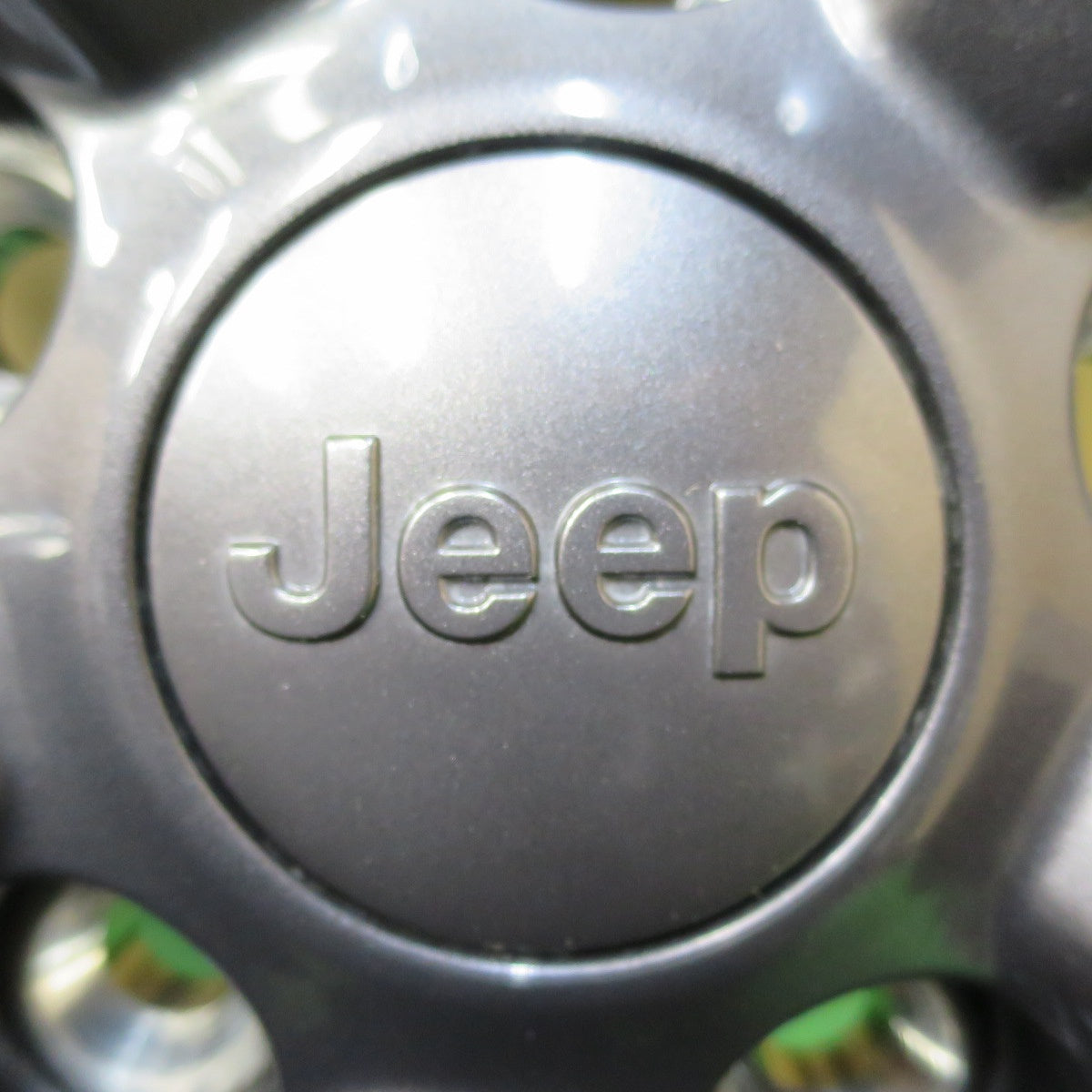 [送料無料] バリ溝！23年！キレイ！9.5分★JEEP ジープ JL ラングラー アンリミテッド サハラ 純正 MOPAR 255/70R18 ブリヂストン デューラー H/T 685 PCD127/5H★4103003イノ