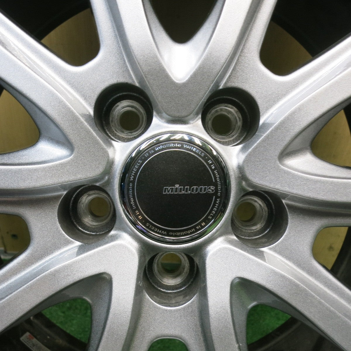 バリ溝！22年！キレイ！9.5分◎86 BRZ 等 205/55R16 スタッドレス ヨコハマ アイスガード iG60 MiLLOUS ミルアス 16インチ PCD100/5H◎6092606HAス