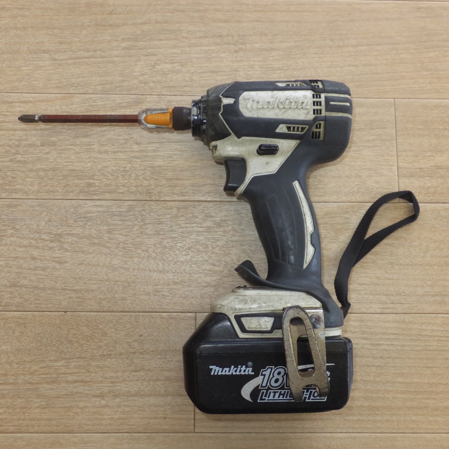 [送料無料] ★マキタ makita 充電式インパクトドライバ TD149D　バッテリ BL1830　充電器 DC18RA T　セット★