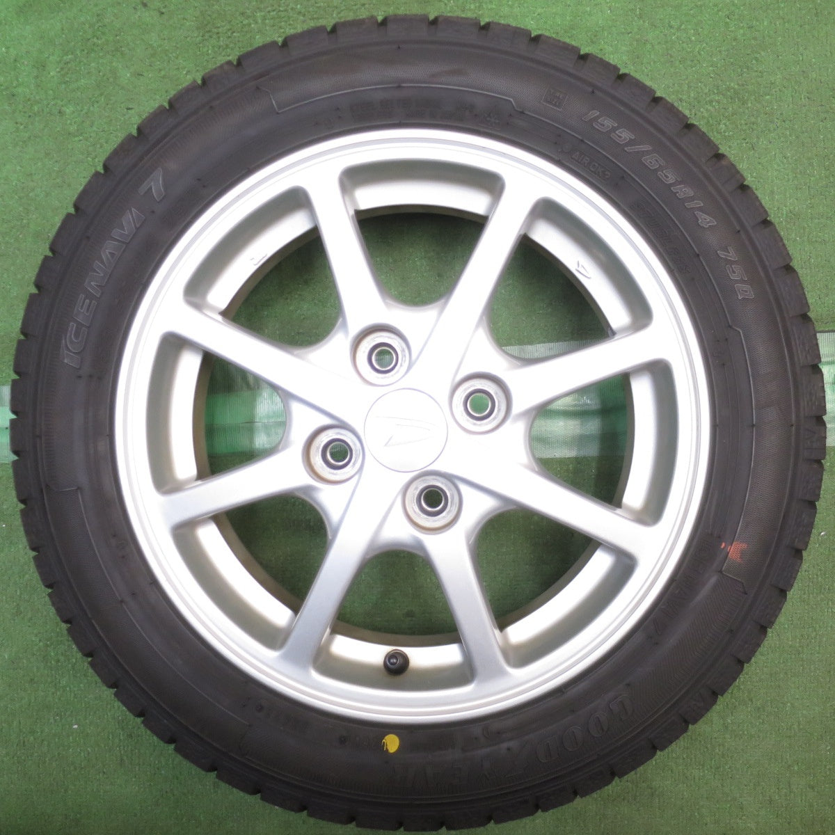 ほぼ未使用！23年◎ダイハツ ミライース 純正 155/65R14 スタッドレス グッドイヤー アイスナビ7 14インチ PCD100/4H◎6101204NJス