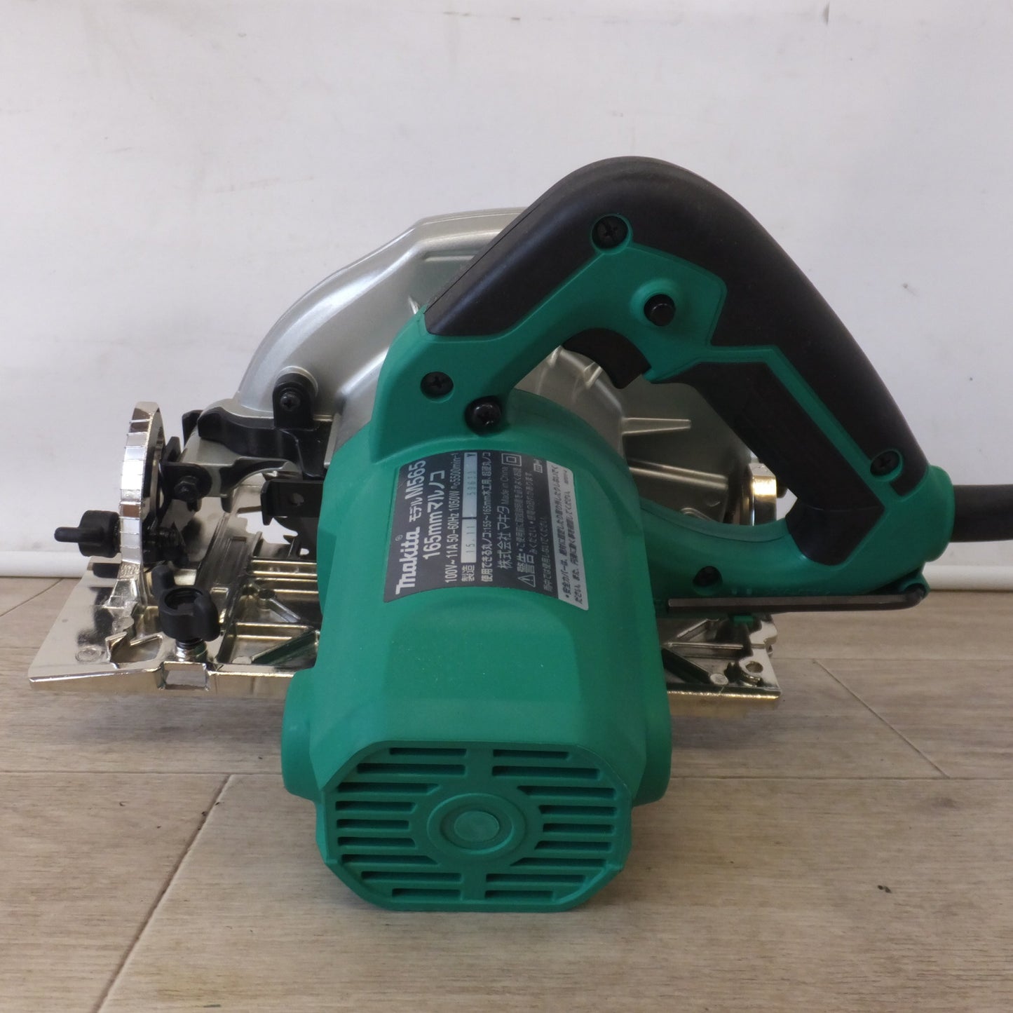 [送料無料] キレイ★マキタ makita 165mm マルノコ M565　155～165mm　100V～ 11A 50-60Hz 1050W　木工用 超硬丸ノコ★