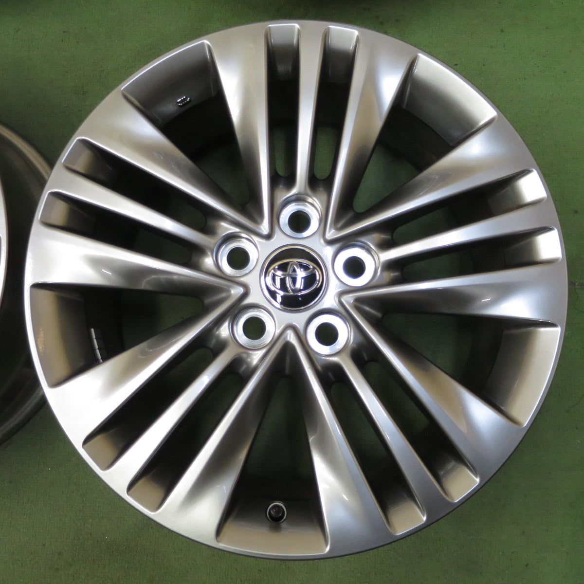新車外し◎トヨタ 40系 アルファード Zグレード 純正 ホイール 18インチ 18×7J PCD120/5H◎6080703NGホ
