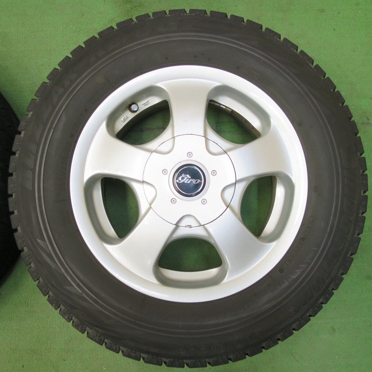 4本価格◎スタッドレス 185/70R14 トーヨー ガリット G5 ブリヂストン ブリザック REVO GZ giro ギロ 14インチ PCD100 114.3/4H マルチ◎5032203イス