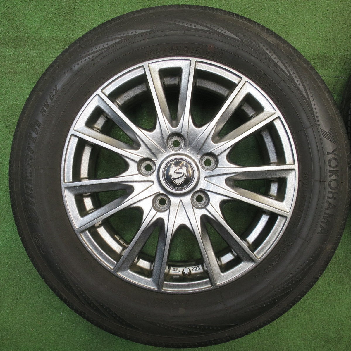 バリ溝！22年！8.5分★195/65R15 グッドイヤー EfficientGrip ECO EG02 ヨコハマ ブルーアース RV-02 STRANGER ストレンジャー 15インチ PCD114.3/5H★6021705NJノ