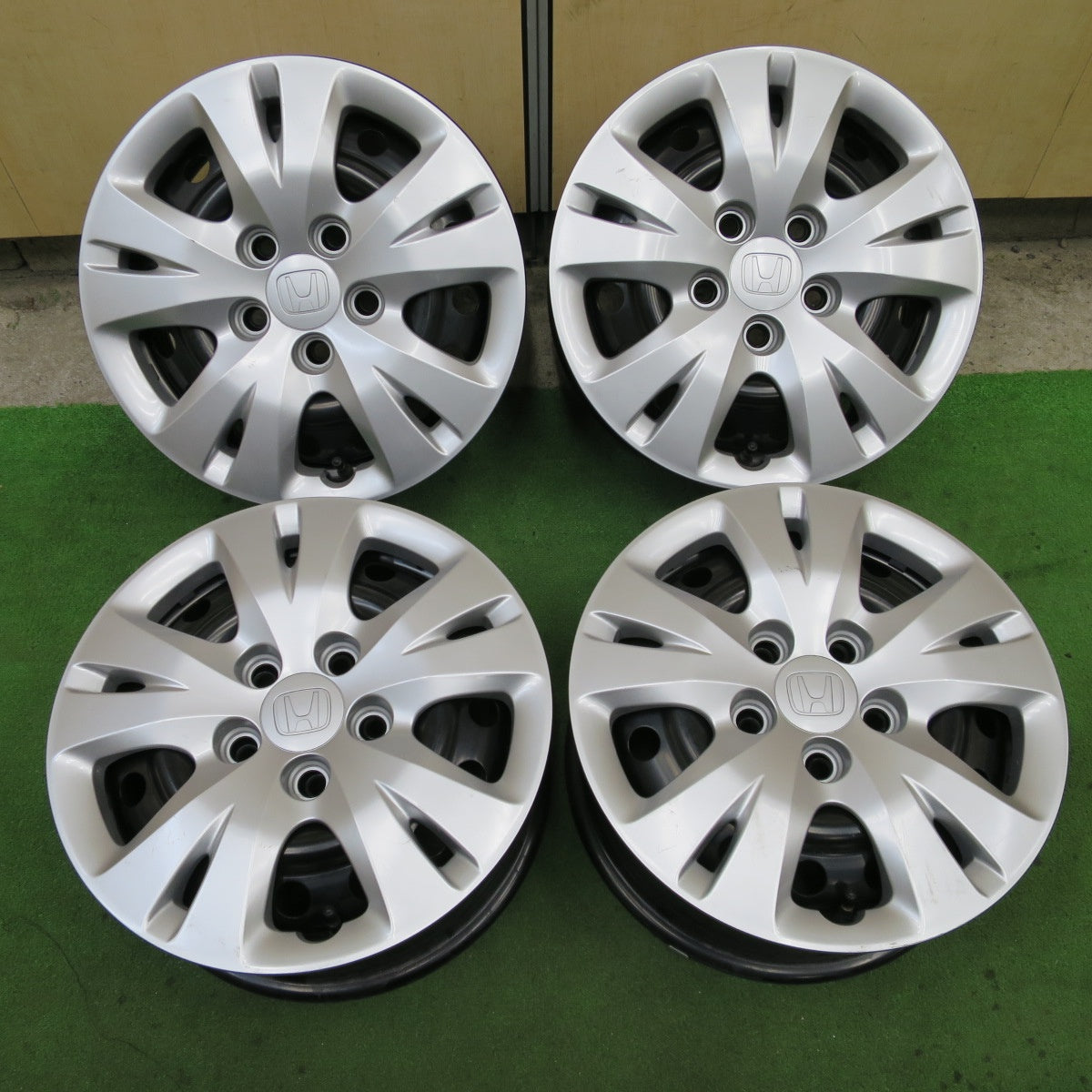 新車外し！付属品付き★ホンダ ステップワゴン 純正 スチール ホイール 15インチ 15×6JJ PCD114.3/5H★6022503ナホ