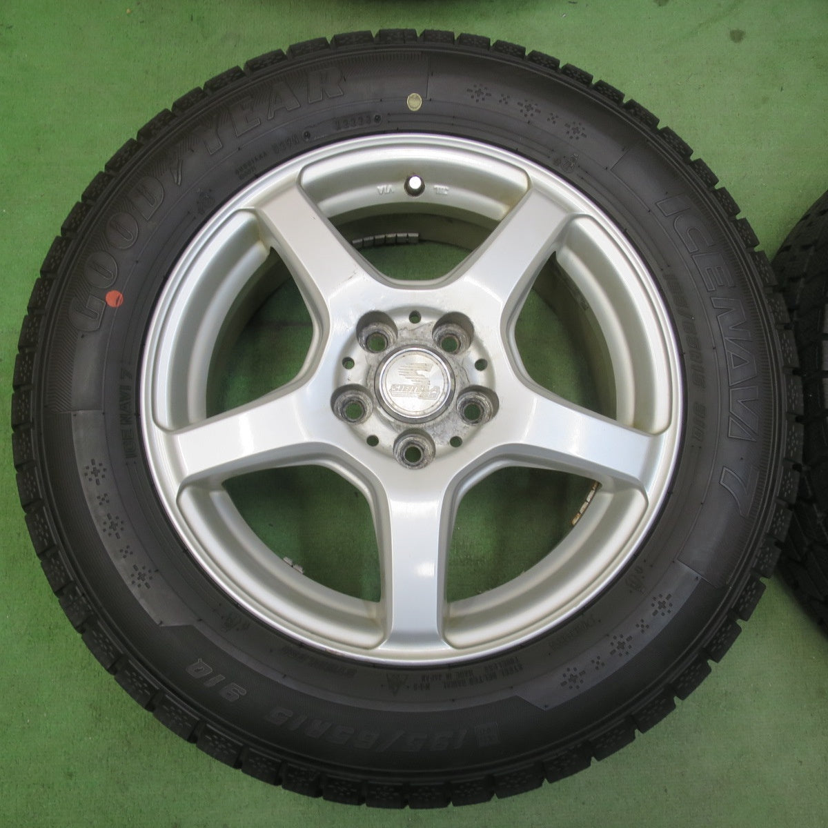 バリ溝！23年！9分★プリウス 等 195/65R15 スタッドレス グッドイヤー アイスナビ7 SIBILLA GG シビラ 15インチ PCD100/5H★5123108イス