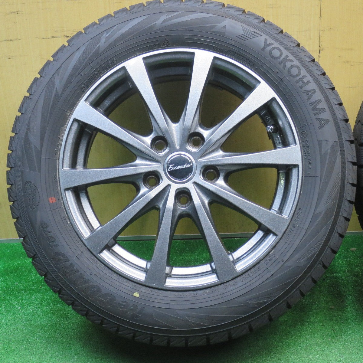 バリ溝！24年！キレイ！ほぼ10分★スタッドレス 205/60R16 ヨコハマ アイスガード iG70 Exceeder エクシーダー 16インチ PCD114.3/5H★5120413NJス