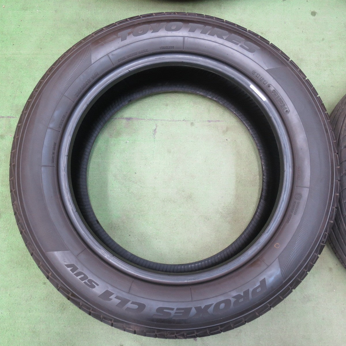バリ溝！24年！9.5分★215/60R17 トーヨー プロクセス CL1 SUV タイヤ 17インチ レクサス UX アルファード ヴェルファイア エスティマ C-HR 等★5122606イノタ