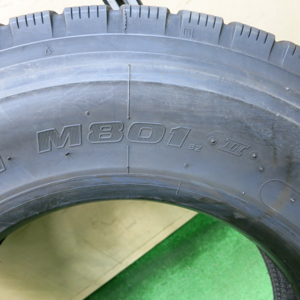 [送料無料] ほぼ未使用！22年★トラック タイヤ 225/80R17.5 123/122L ブリヂストン エコピア M801 Ⅱ ミックス オールシーズン 17.5インチ★5021002ナスタ