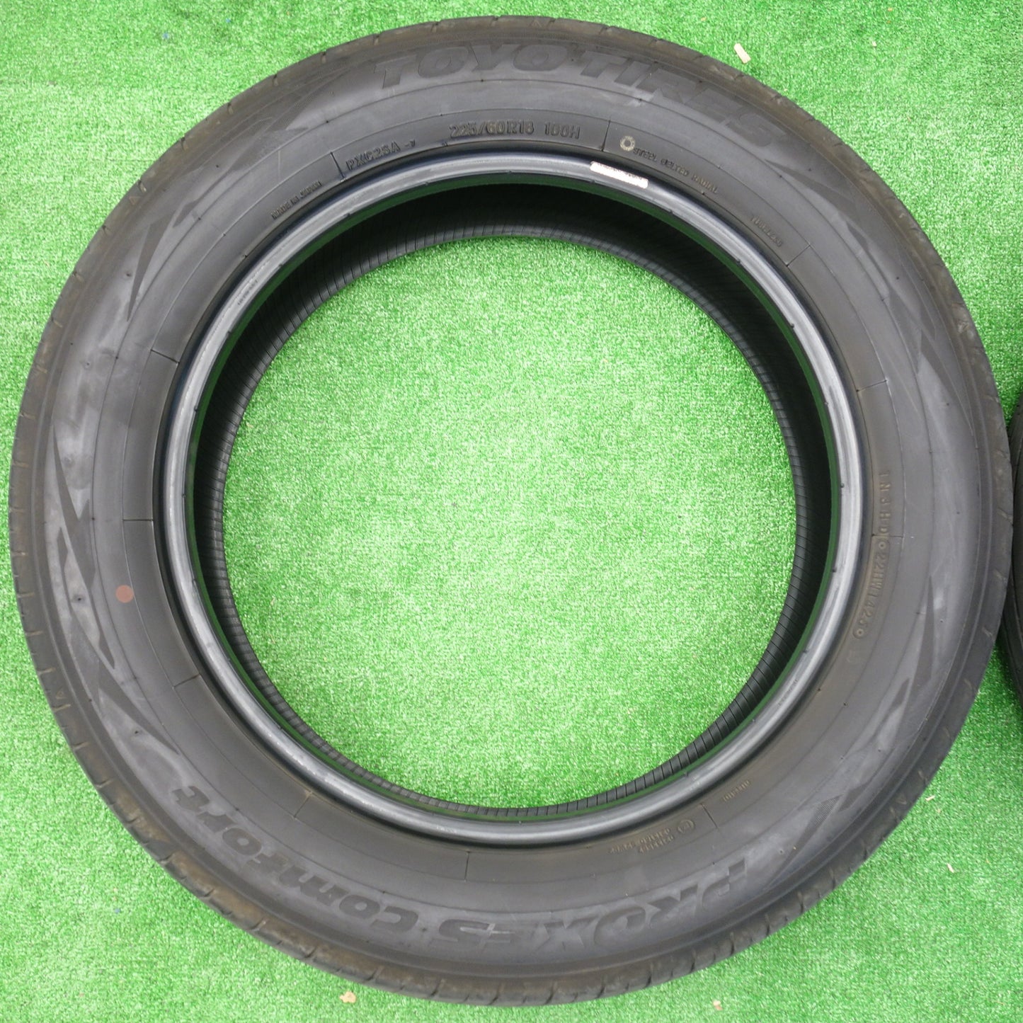 バリ溝！25年！9.5分★225/60R18 トーヨー プロクセス Comfort コンフォート タイヤ 18インチ 40系 アルファード ヴェルファイア 等★5112801KTノタ