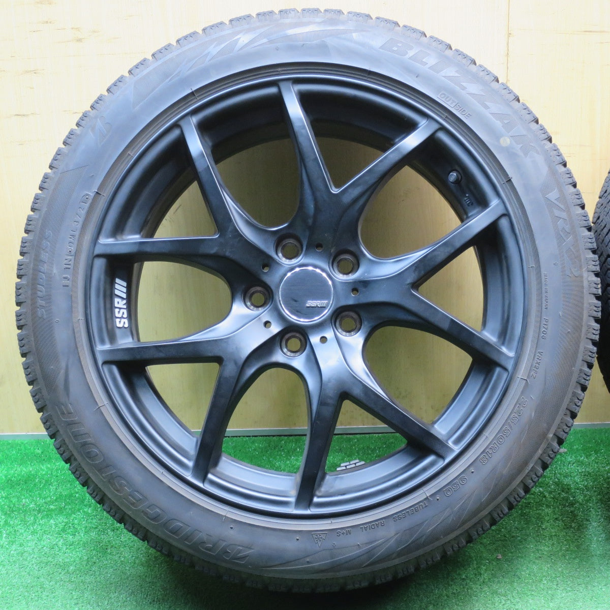 バリ溝！8.5分★SSR GTV03 タナベ 225/50R18 スタッドレス ブリヂストン ブリザック VRX2 18インチ PCD114.3/5H★5121703NJス