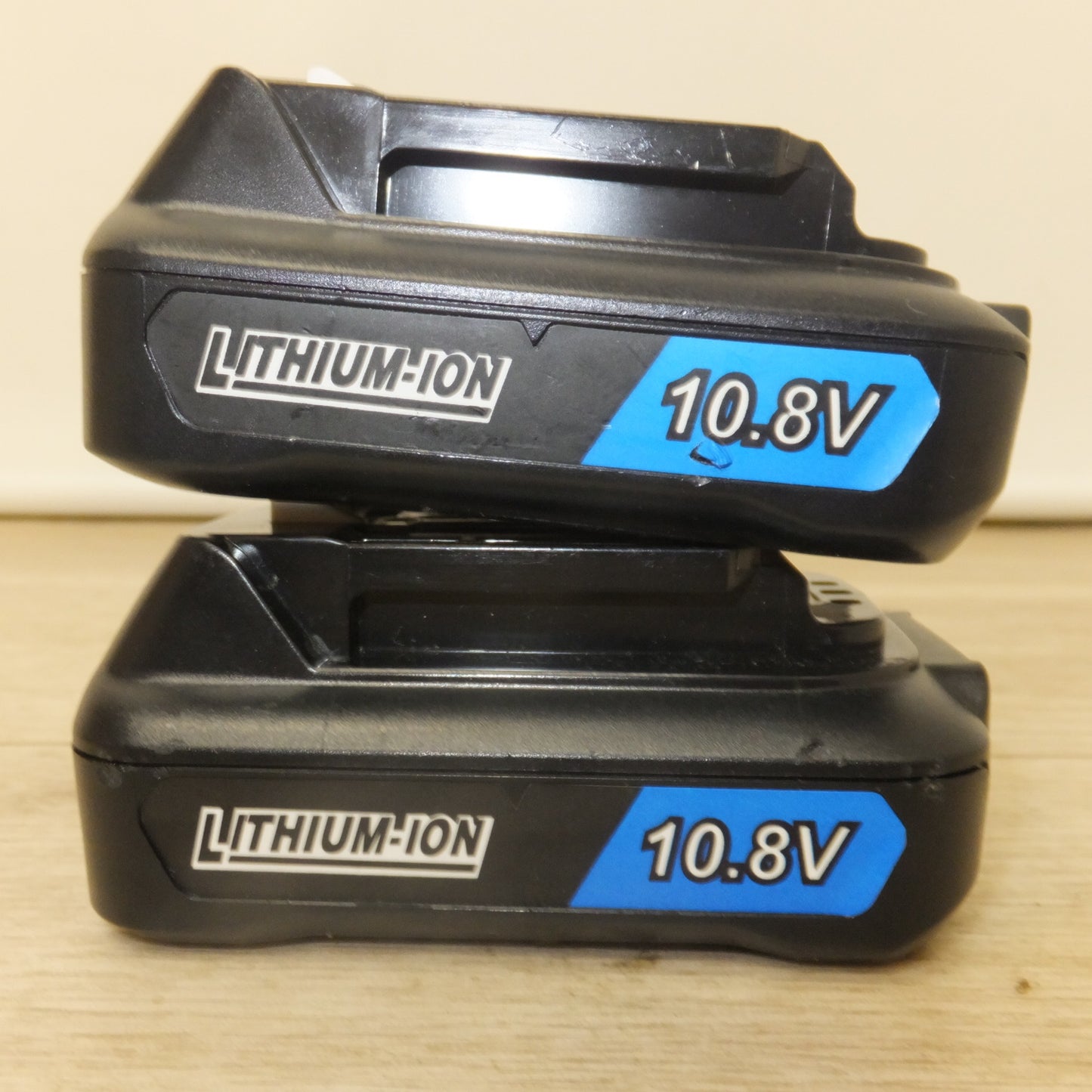 [送料無料] キレイ★成洋 充電器 DC10SA　バッテリ BL1015B 2個　泰成商事 Akkopower バッテリ BL1015　セット　マキタ 互換品★