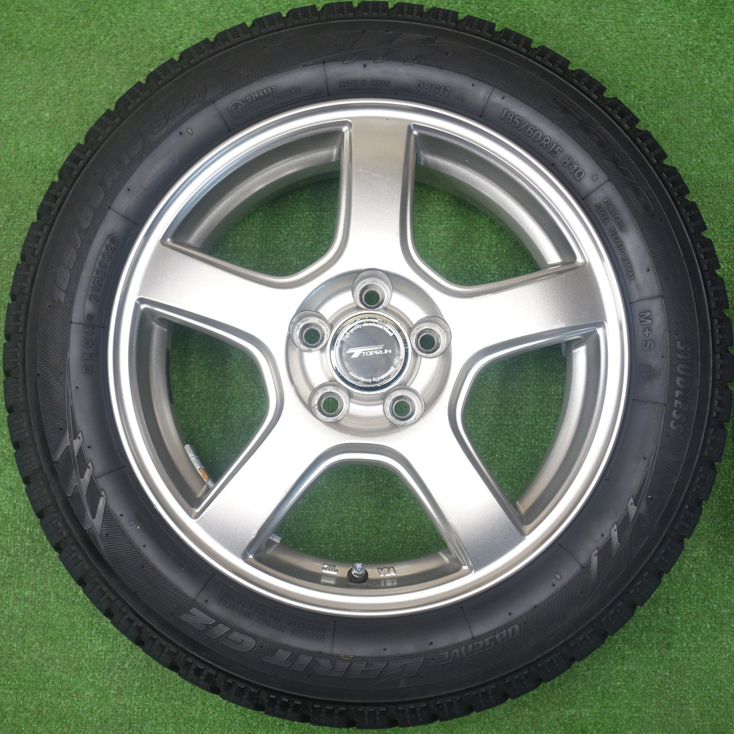 バリ溝！22年！9.5分★シエンタ 等 185/60R15 スタッドレス トーヨー オブザーブ ガリット GIZ TOPRUN トップラン 15インチ PCD100/5H★6020802KTス